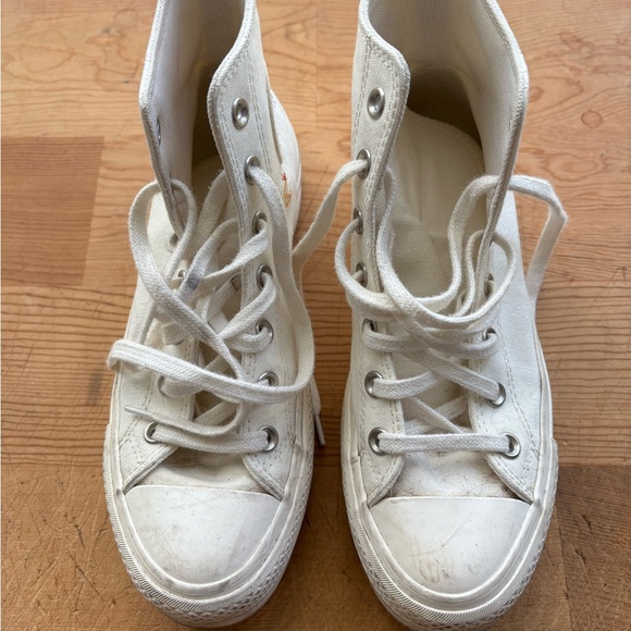 Converse Platform Hi top with embroidred butterfly white all star hi top size 7 - Picture 3 of 13